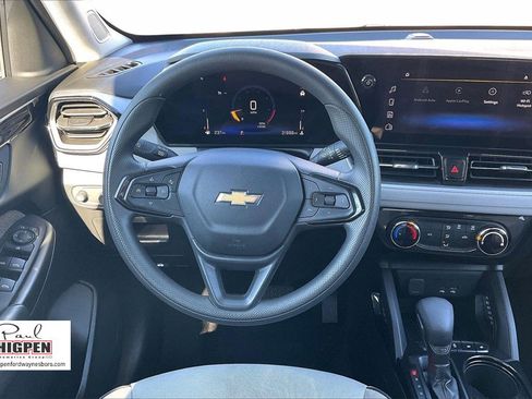 Used 2025 Chevrolet TrailBlazer LT image 5