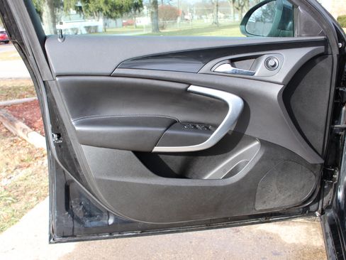 Used 2012 Buick Regal Leather image 12