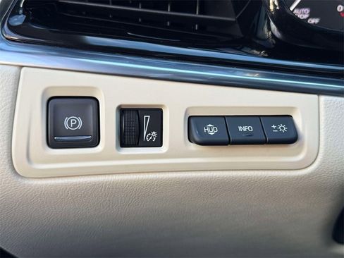 Used 2024 Cadillac XT6 Premium Luxury w/ Technology Package image 30