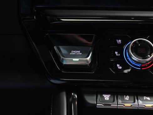 Used 2024 GMC Sierra 2500 AT4X image 81