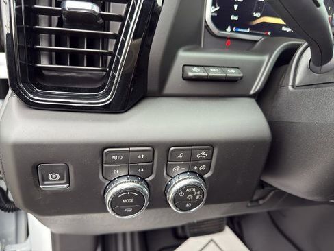 New 2026 GMC Sierra 3500 AT4 w/ AT4 Premium Plus Package image 20