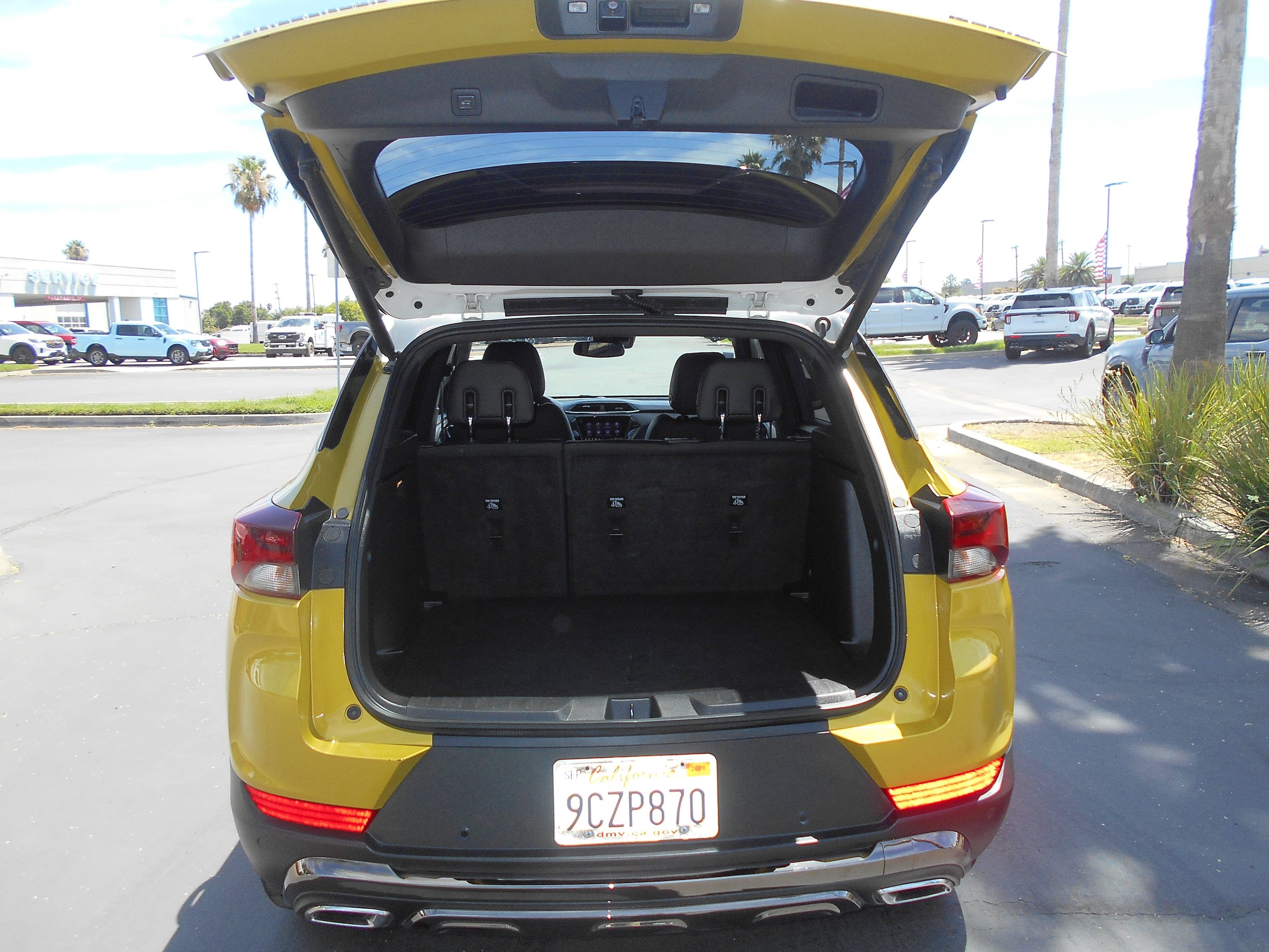 Used 2023 Chevrolet TrailBlazer ACTIV w/ Sun and Liftgate Package FWD image 11