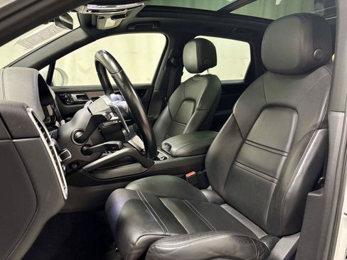 Used 2019 Porsche Cayenne E-Hybrid AWD/4WD image 15