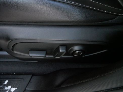 Used 2024 Jeep Grand Cherokee L Limited w/ Black Appearance Package image 21