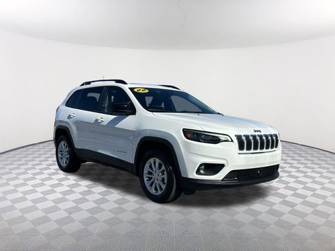 Used 2022 Jeep Cherokee Latitude Lux w/ Sun & Sound Group image 4