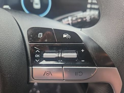 Used 2024 Hyundai Elantra SEL FWD image 21