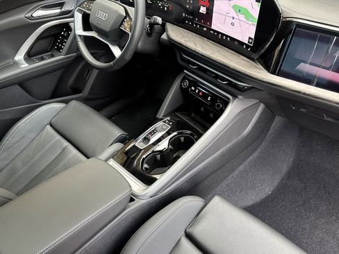 New 2025 Audi Q5 Prestige image 13