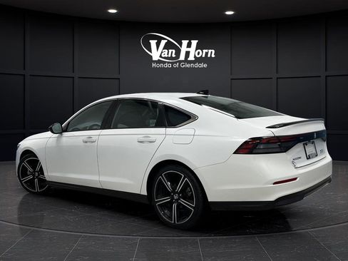 Used 2023 Honda Accord Sport image 3