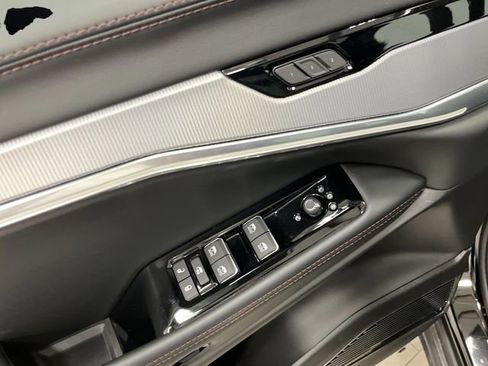 Used 2024 Jeep Wagoneer Launch Edition image 32