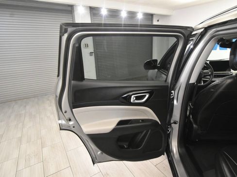Used 2022 Jeep Compass Limited AWD/4WD image 18