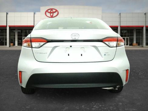 New 2026 Toyota Corolla LE FWD image 19