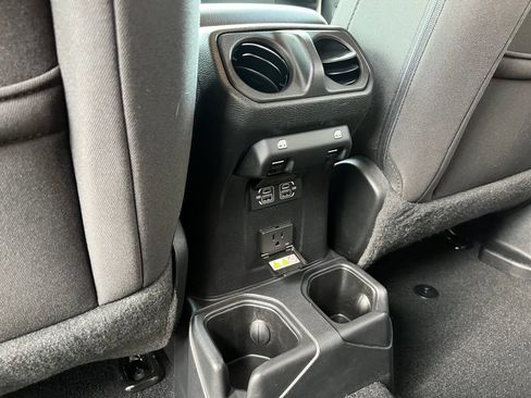 Used 2023 Jeep Wrangler Unlimited Sahara AWD/4WD image 16