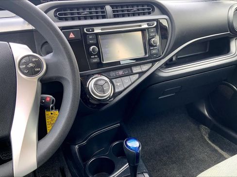 Used 2016 Toyota Prius C One FWD image 7
