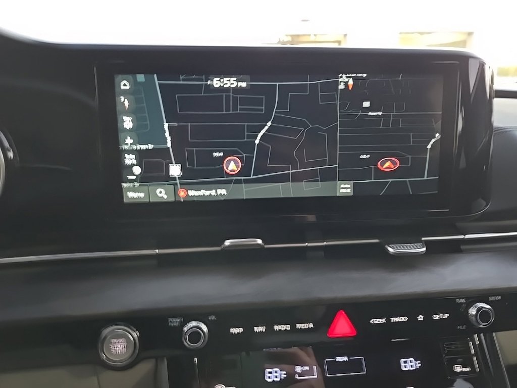 Certified 2024 Kia Carnival EX FWD image 21