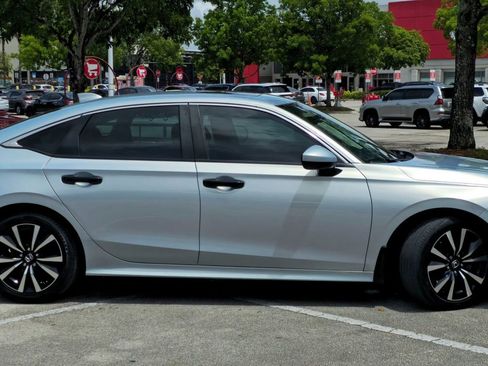 Used 2022 Honda Civic EX image 6