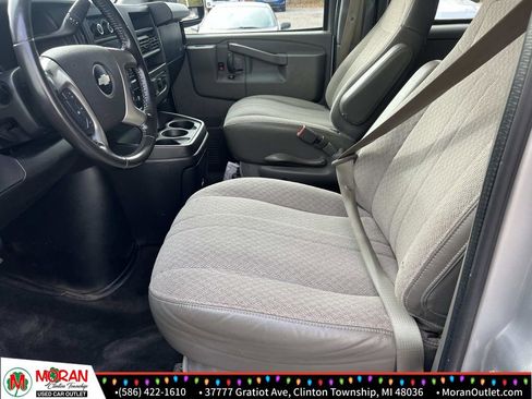 Used 2017 Chevrolet Express 3500 LT w/ LT Preferred Equipment Group image 16