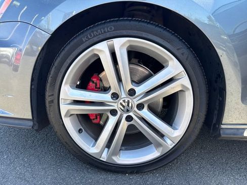 Used 2017 Volkswagen Jetta GLI FWD image 23
