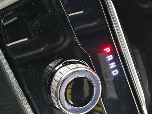 Used 2024 Jeep Grand Cherokee Laredo image 23