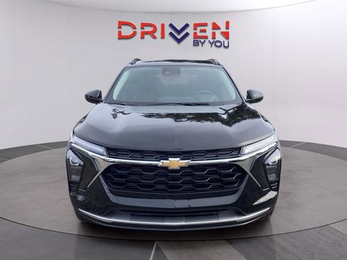 New 2026 Chevrolet Trax LT w/ Driver Confidence Package image 9