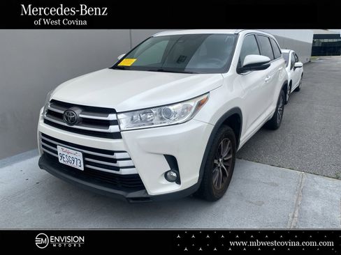 Used 2018 Toyota Highlander XLE w/ Carpet Mat Package (TMS) FWD image 1