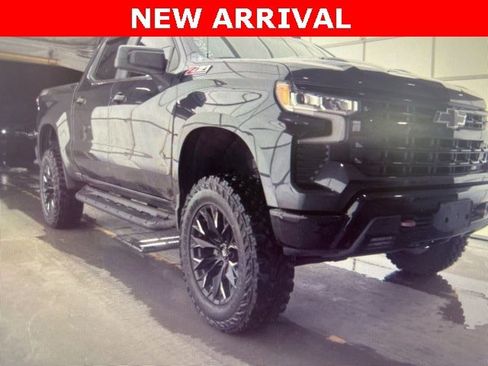 Used 2024 Chevrolet Silverado 1500 LT Trail Boss w/ Convenience Package II image 1