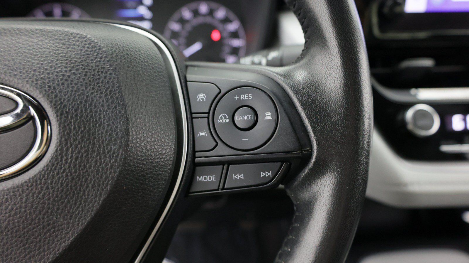 Used 2024 Toyota Corolla SE FWD image 18