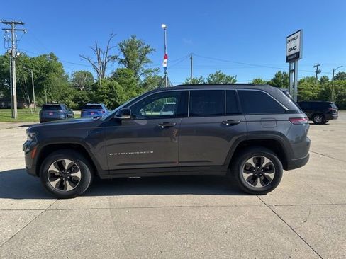 Used 2024 Jeep Grand Cherokee Limited 4xe image 6