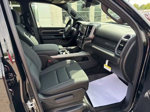 New 2026 RAM 1500 4x4 Crew Cab image 11