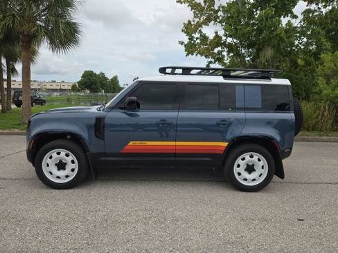Used 2025 Land Rover Defender 110 S AWD/4WD image 2
