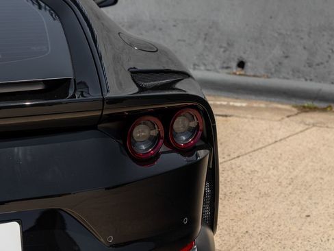 Used 2018 Ferrari 812 Superfast RWD image 15