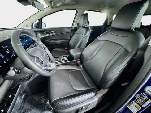Certified 2023 Kia Sportage EX FWD image 11