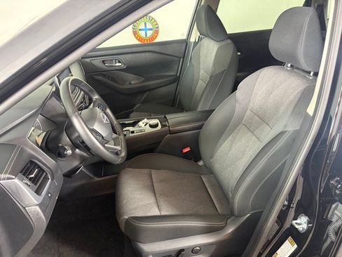 Used 2025 Nissan Rogue SV AWD/4WD image 11