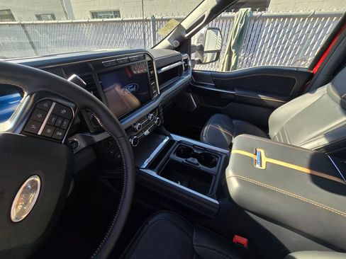 Used 2024 Ford F250 Platinum image 14