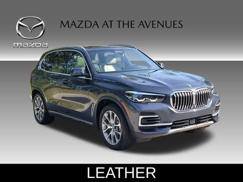 Used 2022 BMW X5 xDrive40i AWD/4WD image 3