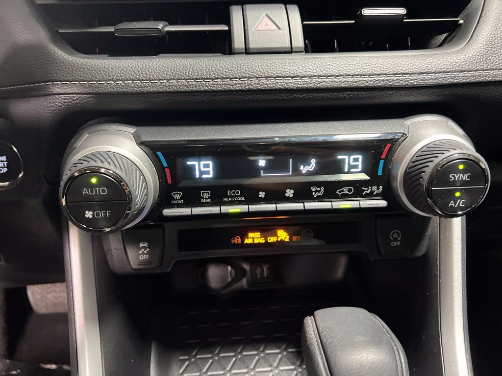 Used 2025 Toyota RAV4 XLE AWD/4WD image 29