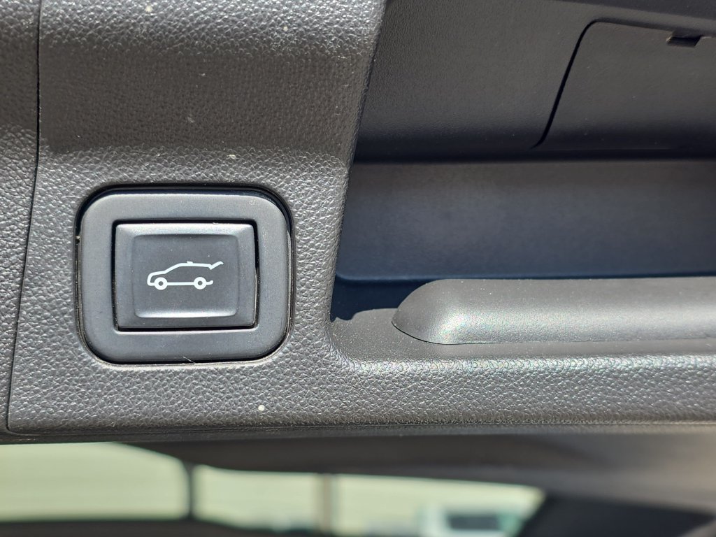 Used 2020 GMC Acadia AT4 w/ Driver Alert Package II AWD/4WD image 14