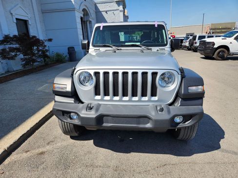 Used 2023 Jeep Wrangler Sport AWD/4WD image 8