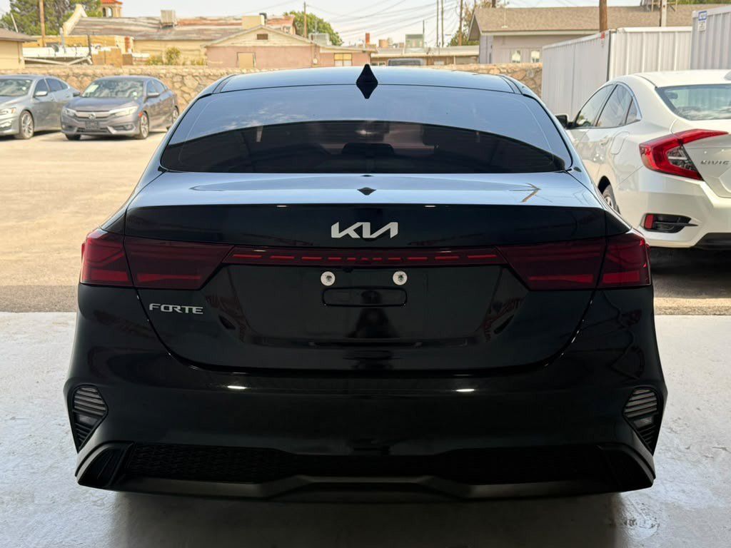 Used 2024 Kia Forte LXS FWD image 4