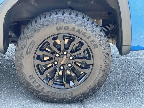 Used 2023 GMC Sierra 1500 AT4X AWD/4WD image 12