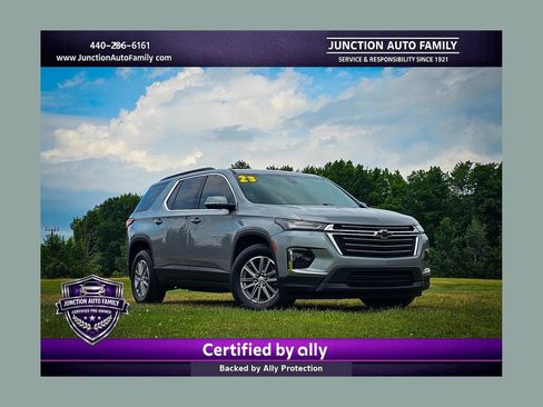 Used 2023 Chevrolet Traverse LT AWD/4WD image 1