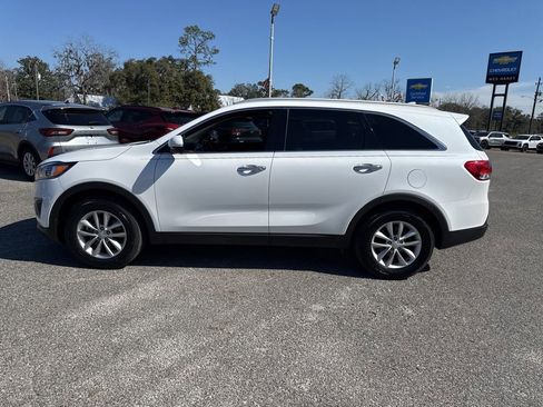 Used 2018 Kia Sorento LX image 6