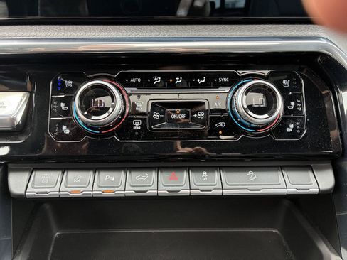 Used 2025 GMC Sierra 2500 Denali AWD/4WD image 44