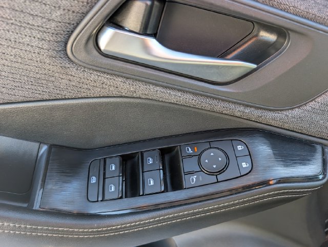 Used 2023 Nissan Rogue SV AWD/4WD image 18
