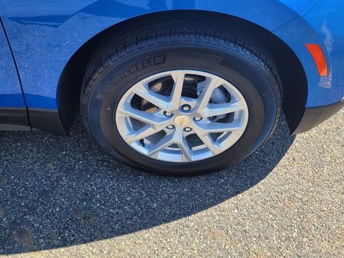 Used 2024 Chevrolet Equinox LT w/ LPO, Floor Liner Package FWD image 15