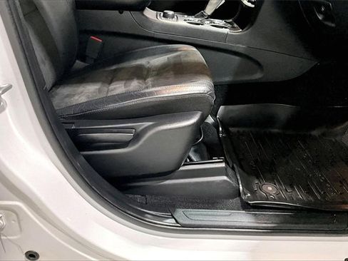 Used 2020 Jeep Grand Cherokee Altitude image 42