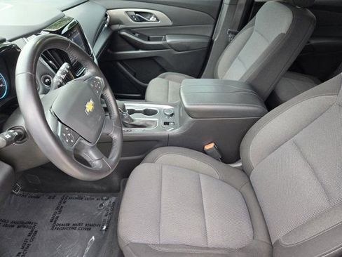 Used 2022 Chevrolet Traverse LT FWD image 12