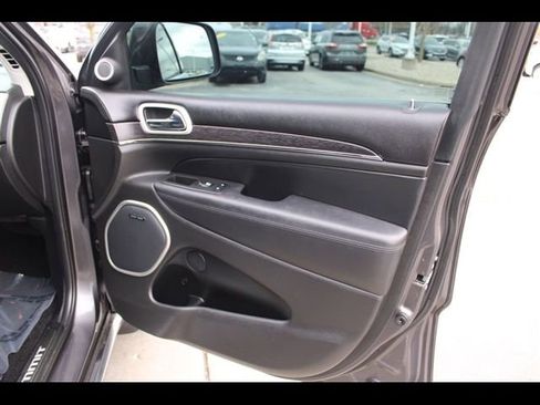 Used 2018 Jeep Grand Cherokee Summit w/ Platinum Series Group AWD/4WD image 23