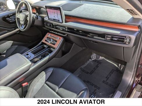 Used 2024 Lincoln Aviator Reserve image 32