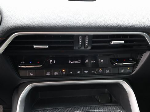 Certified 2024 MAZDA CX-90 Plug-In Hybrid w/ Preferred image 30