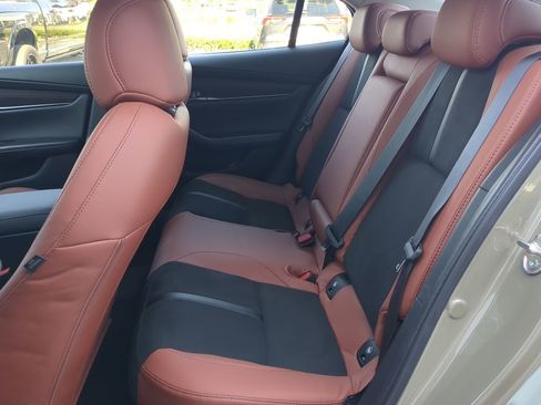 Used 2024 MAZDA MAZDA3 s image 11